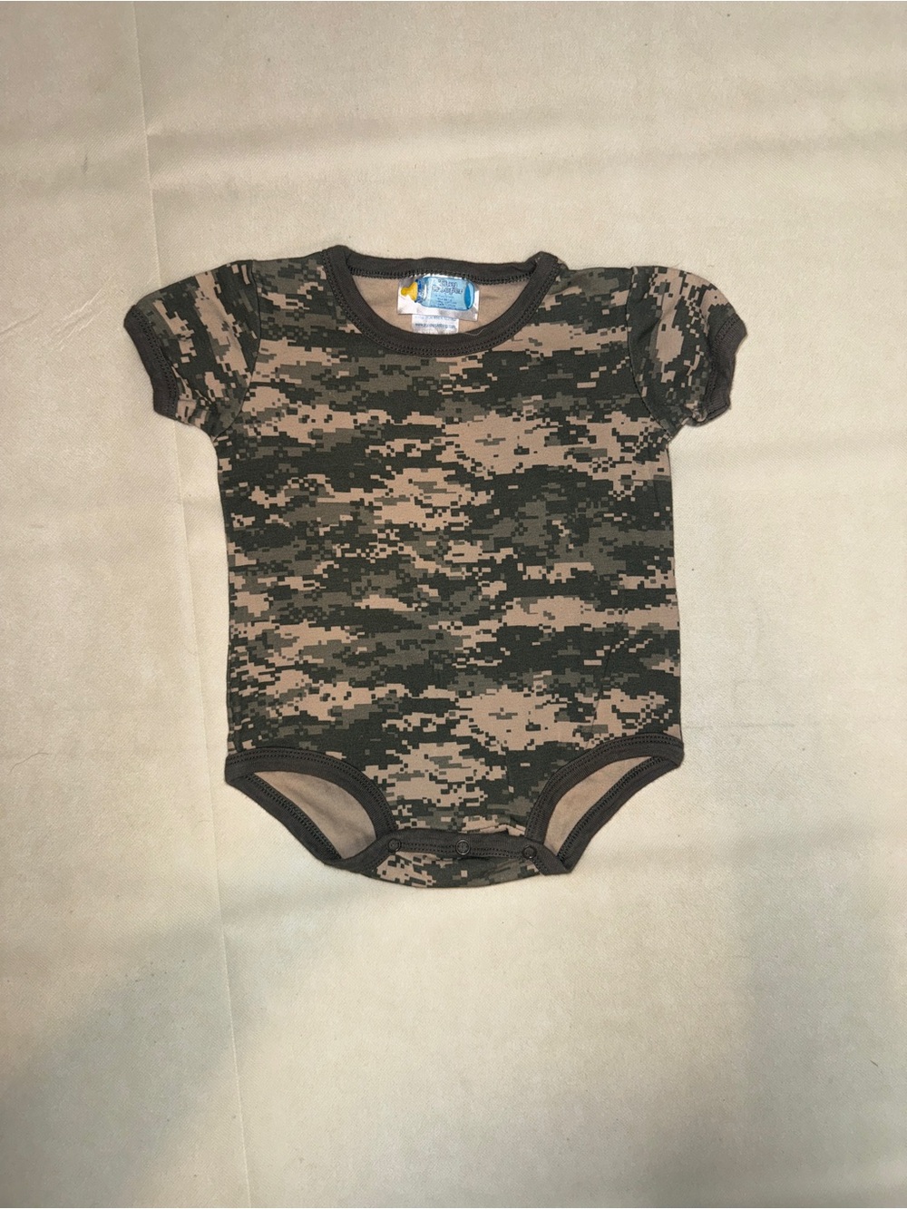 Tiny Trooper Camo Short Sleeve Baby One-Piece Bodysuit - Picture 7 of 7